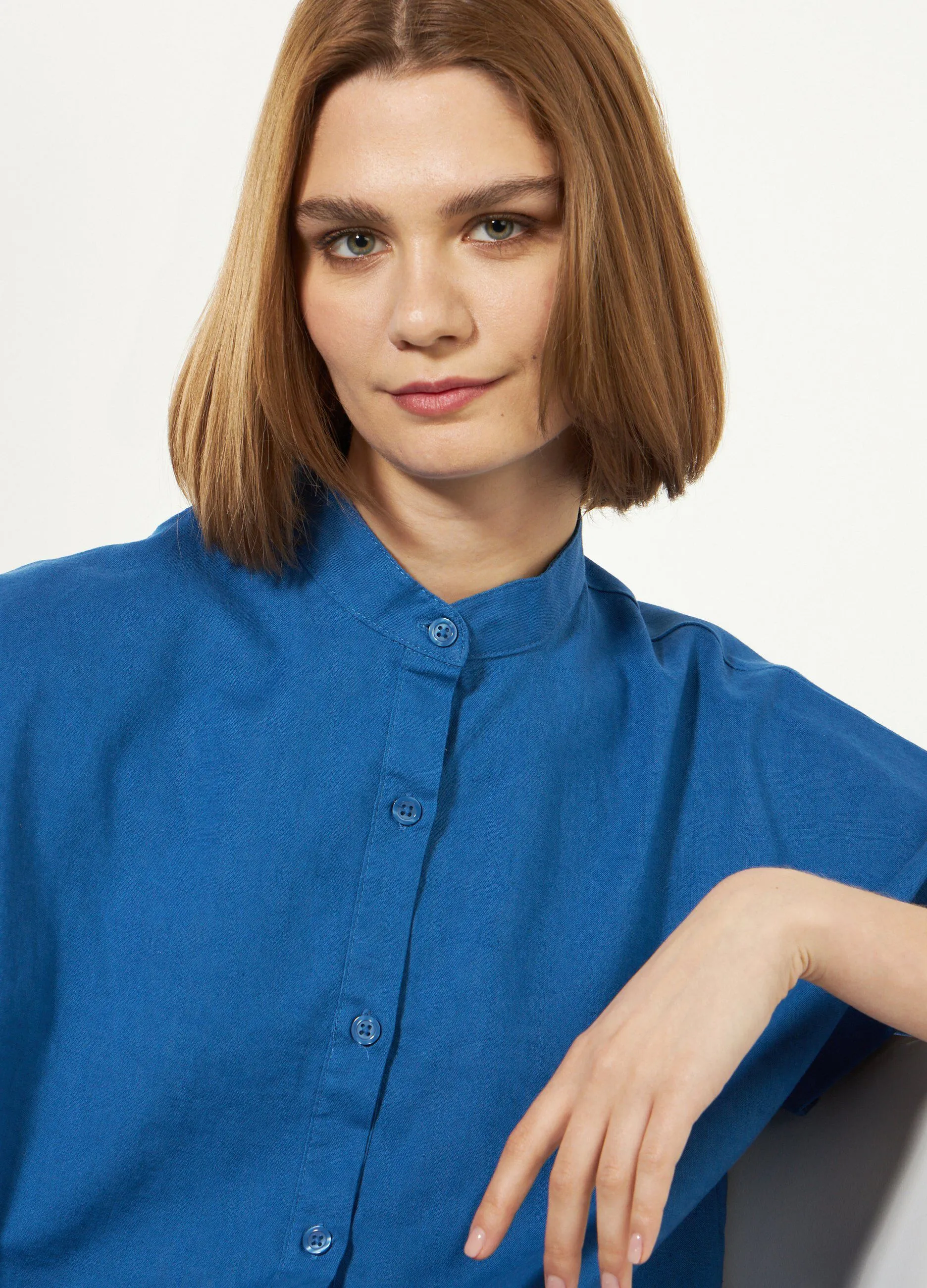Camicia in misto lino con colletto alla coreana