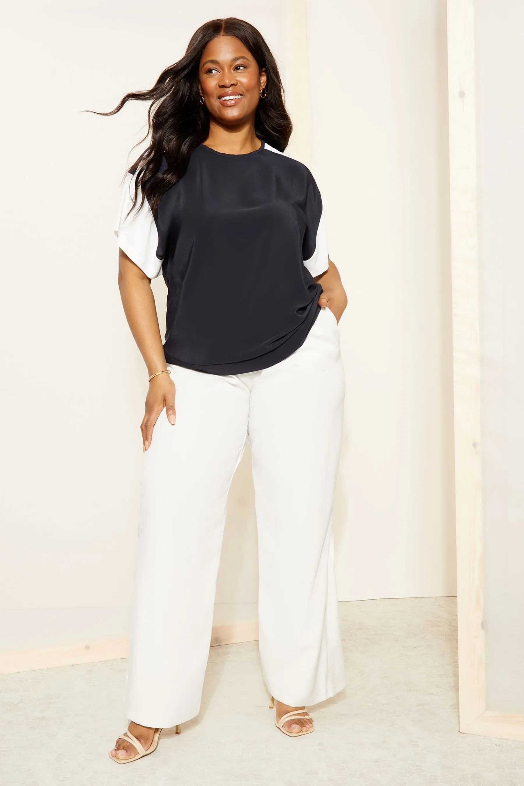 Curves Like These Manica corta - Blusa con scollo rotondo