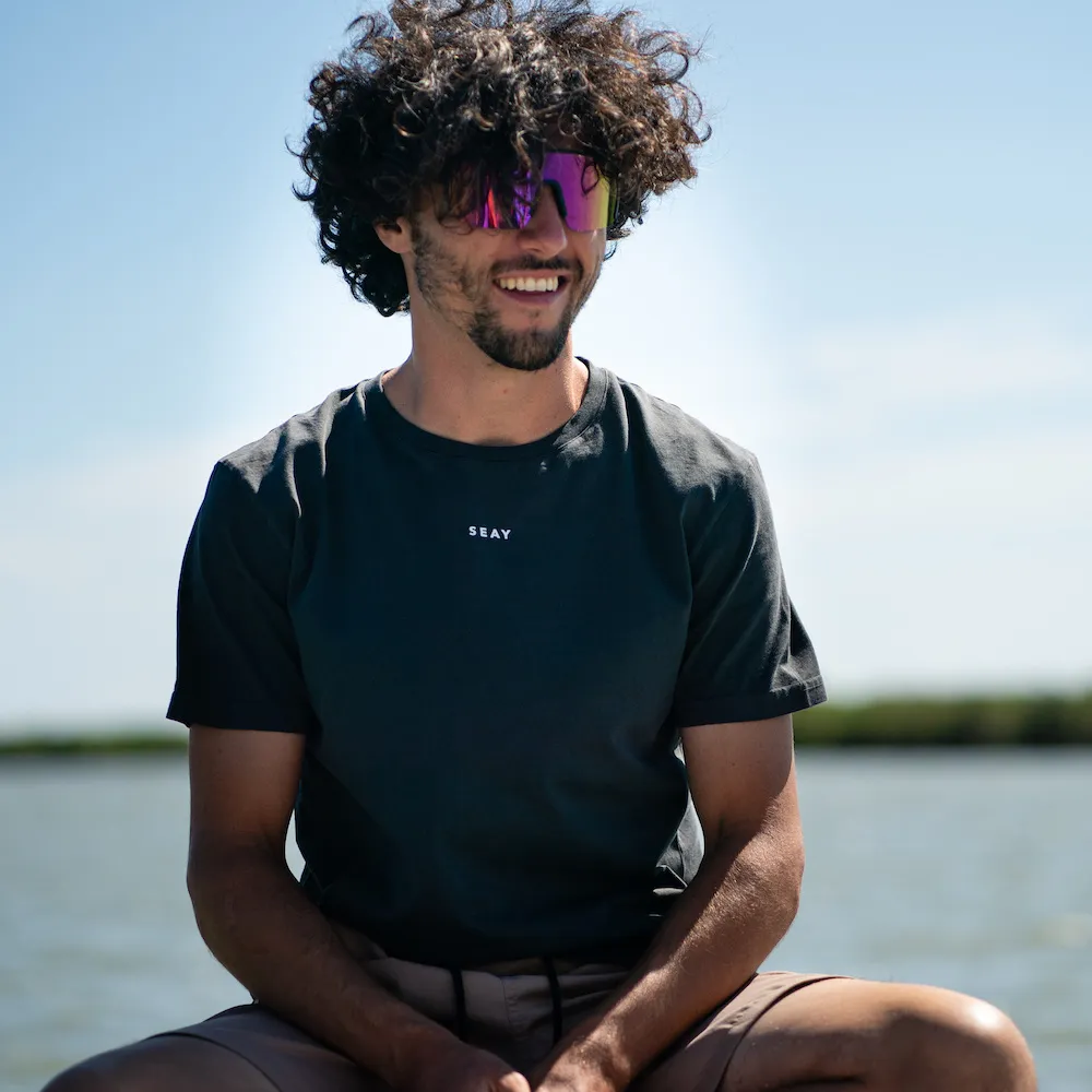 Seay  ---------    ------------T-Shirt Nera Ikaika